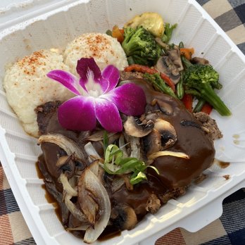 Guieb Cafe - Meatloaf with mashed potatoes and sautéed vegetables - New American Near Me - Honolulu, Hawaii Guieb Cafe - Meatloaf with mashed potatoes and sautéed vegetables - New American Near Me - Honolulu, Hawaii