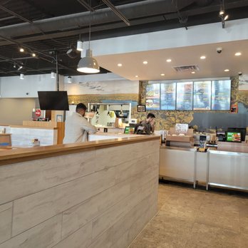 Smashburger - Inside - Burgers Near Me - Parsippany, New Jersey