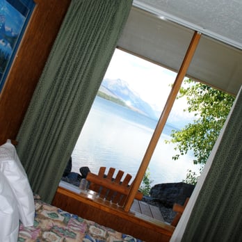 Swiftcurrent Motor Inn - Lakeview room - Hotels Near Me Swiftcurrent Motor Inn - Lakeview room - Hotels Near Me