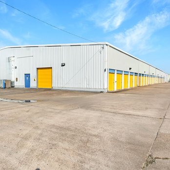Extra Space Storage - 3303 - Exterior Units - Self Storage Near Me - Webster, Texas Extra Space Storage - 3303 - Exterior Units - Self Storage Near Me - Webster, Texas