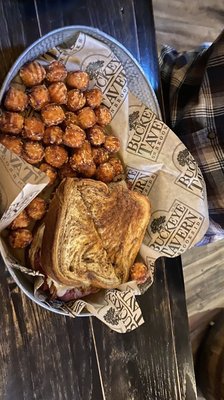 Buckeye Tavern by null