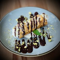 Pomelia - Pomelia's Cannoli