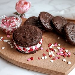 Brownie Brain - Valentine's Day Crownie Cookie Kit