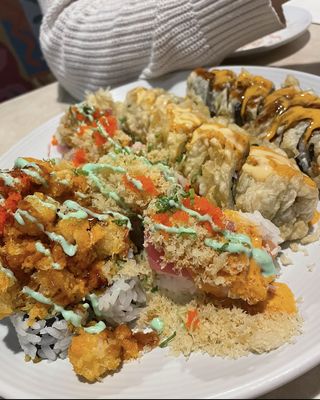Maru Sushi by null