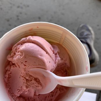 Wall Drug Store - Strawberry ice cream - Drugstores Near Me - Wall, South Dakota