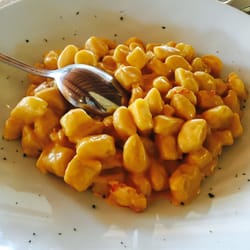Osteria dei Nobili santi - Gnocchi alla crema di scampi e parmigiano