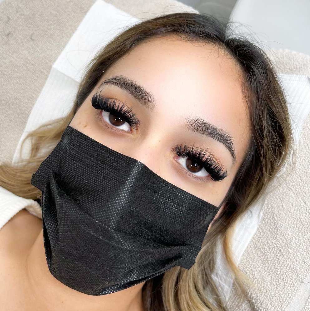 QUEEN NAILS Updated August 2024 140 Photos & 10 Reviews 588