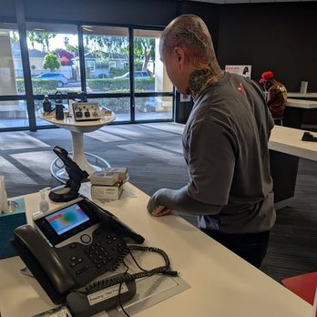 Verizon - Use this guy, even if you have to wait. - Mobile Phones Near Me - Culver City, California Verizon - Use this guy, even if you have to wait. - Mobile Phones Near Me - Culver City, California