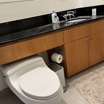C&D Refinishings - Before photo of bathroom. Worn and faded. - Refinishing Services Near Me