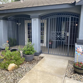 No Limit Welding - Front entry gate and fencing. Looks like it came with the house. - Metal Fabricators Near Me