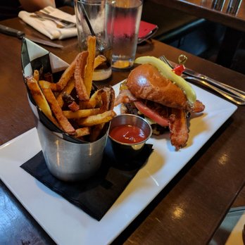 Hootch and Banter - Prime burger - New American Near Me - Frederick, Maryland