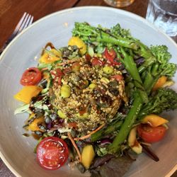 Hectors - Nourish salad