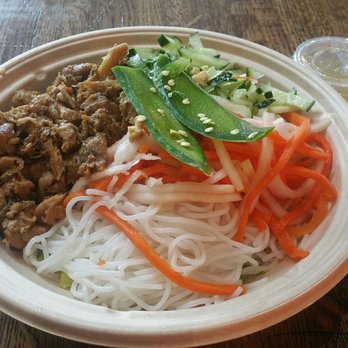 Nammi - Lemongrass chicken noodle bowl - Vietnamese Near Me - Dallas, Texas