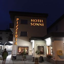 Restaurant Sonne - Night view of hotel and resteraunt Sonne