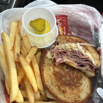 Mara's On The Way - Corn beef Reuben - Delis Near Me - Kingston, New York Mara's On The Way - Corn beef Reuben - Delis Near Me - Kingston, New York