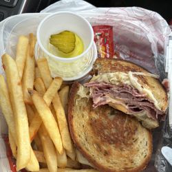 Mara's On The Way - Corn beef Reuben