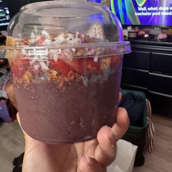 Berry Bowl - Another Acai classic bowl with more Acai than the first one - Juice Bars & Smoothies Near Me - Los Angeles, California