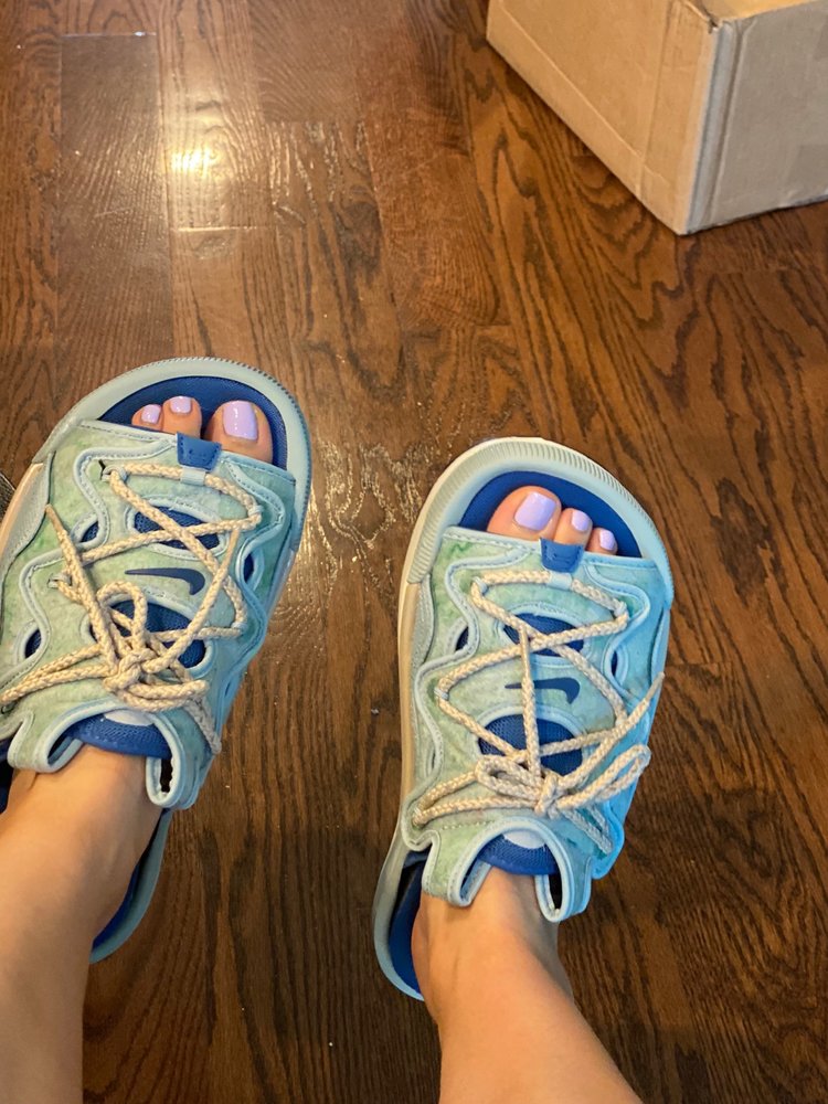 NAILS SHINE Updated October 2024 45 Photos & 25 Reviews 31 W 63rd