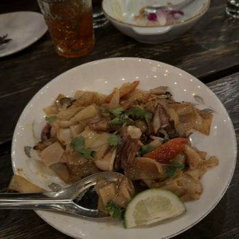 Lom Wong - Tom Yum Haeng Sen Yai - Thai Near Me - Phoenix, Arizona Lom Wong - Tom Yum Haeng Sen Yai - Thai Near Me - Phoenix, Arizona