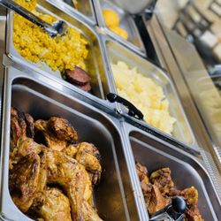 DomiRico Sport Bar & Restaurant - Almuerzo variado desde 7.99 con bebida y taxes.