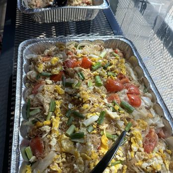 Malongdo Thai Food - Chicken Pad Woon Sen and chicken fried rice - Food Trucks Near Me - San Antonio, Texas Malongdo Thai Food - Chicken Pad Woon Sen and chicken fried rice - Food Trucks Near Me - San Antonio, Texas
