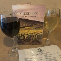 Giuseppe Italian Ristorante - Nice wine pour!