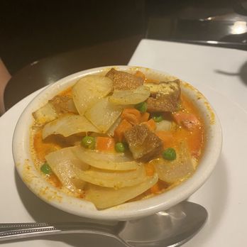 Rain Thai Bistro - Red Curry with Tofu - Thai Near Me - Chattanooga, Tennessee Rain Thai Bistro - Red Curry with Tofu - Thai Near Me - Chattanooga, Tennessee
