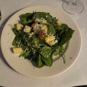 City Cruises - Honey crisp salad with walnuts - American Near Me - San Diego, California City Cruises - Honey crisp salad with walnuts - American Near Me - San Diego, California