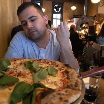 Lucali - Greatest pizza in NYC - Pizza Near Me - Brooklyn, New York