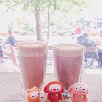 Kaffebar - inte helt optimal havrelatte tyvärr (för beskt kaffe och bismak), men skön miljö, september 2016 - Coffee & Tea Near Me - Stockholm, Alberta Kaffebar - inte helt optimal havrelatte tyvärr (för beskt kaffe och bismak), men skön miljö, september 2016 - Coffee & Tea Near Me - Stockholm, Alberta