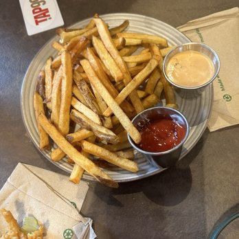 Tap99 - Hand Cut Fries - Bars Near Me - Washington, DC, District of Columbia