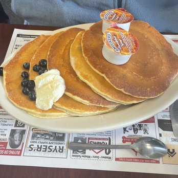 Edie's Luncheonette - Diners Near Me - Little Silver, New Jersey