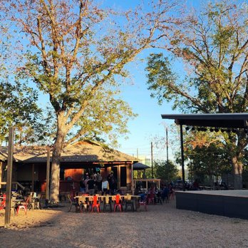 Radio/East - Back yard with outdoor music stage and tons of space/seating - Coffee & Tea Near Me - Austin, Texas