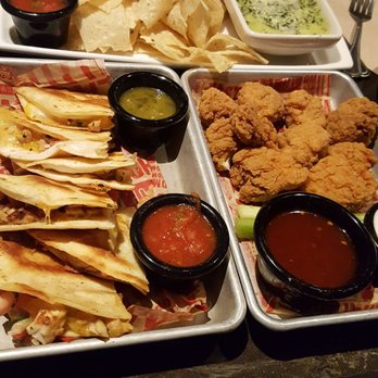 Applebee's Grill + Bar - Happy hour appetizers can be smaller than other locations..... - American Near Me - Valley Stream, New York
