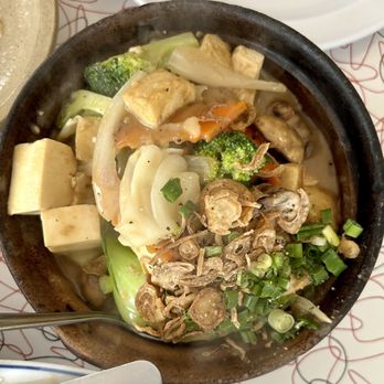 KT Noodles - 96. Tofu with Vegetables in Clay Pot - Vietnamese Near Me - Rocklin, California
