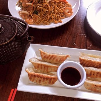 Han Dynasty - Dumplings in Chili Oil shrimp Lo Mein - Szechuan Near Me - Philadelphia, Pennsylvania Han Dynasty - Dumplings in Chili Oil shrimp Lo Mein - Szechuan Near Me - Philadelphia, Pennsylvania