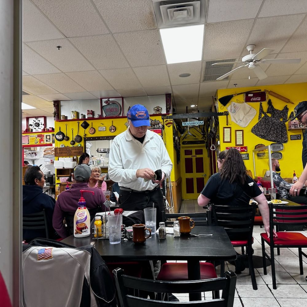 Mom's Diner - Interior. - Diners Near Me - Pahrump, Nevada Mom's Diner - Interior. - Diners Near Me - Pahrump, Nevada