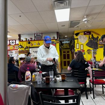 Mom's Diner - Interior. - Diners Near Me - Pahrump, Nevada Mom's Diner - Interior. - Diners Near Me - Pahrump, Nevada