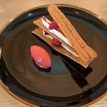 Louise - Madagascar vanilla Mille-Feuille, "Tulameen" raspberry from Vancluse. - French Near Me - Hong Kong, HK