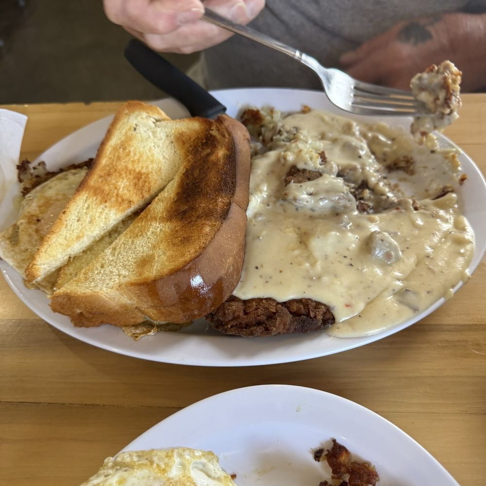 Fat Clarence's Pub and Grub - Bars Near Me - Jerome, Idaho