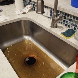 Port A Escapes - The main kitchen sink that didn't work our whole stay...