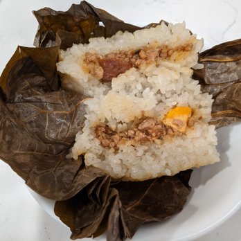 Dim Dim - Steamed glutinous rice with chicken - Dim Sum Near Me - Chicago, Illinois
