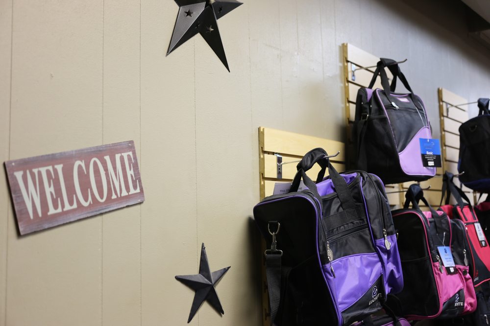 BEST BOWLING PRO SHOPS Updated October 2024 15 Photos 506 Droste