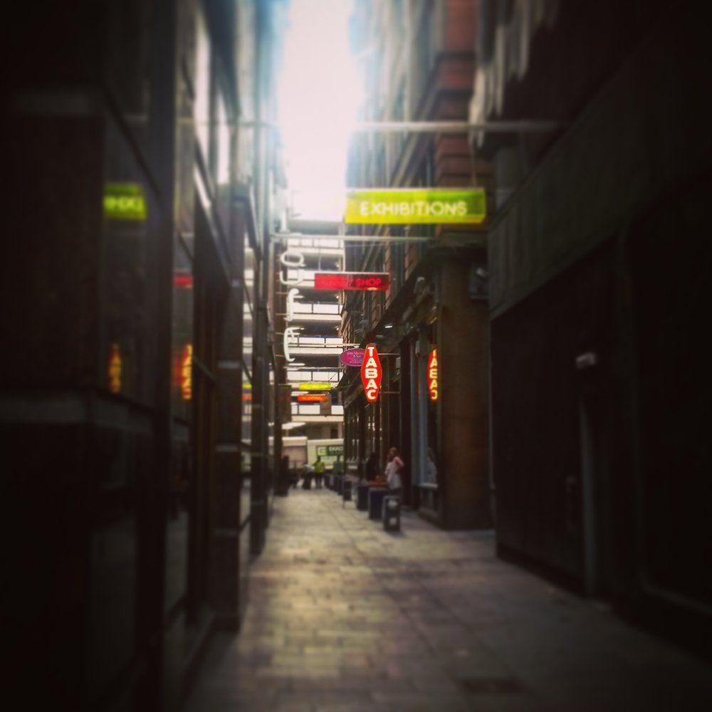 Approach to Tabac via Mitchell Lane