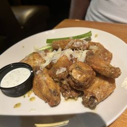 Garlic parmesan bone in wings Garlic parmesan bone in wings