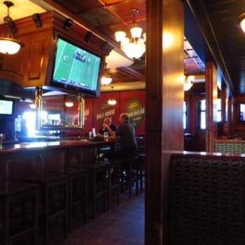 Hudsons Canada's Pub - Sports Bars Near Me - Saskatoon, Saskatchewan