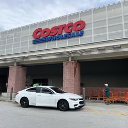 Costco - This was a nice a Costco that never felt chaotic. Great experience.
