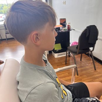 Savvy Cutz - Great place for walk in haircuts men's woman's kids all are welcome! - Hair Stylists Near Me Savvy Cutz - Great place for walk in haircuts men's woman's kids all are welcome! - Hair Stylists Near Me