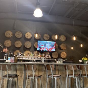 Brickyard Hollow Brewing - Pizza Near Me - New Gloucester, Maine