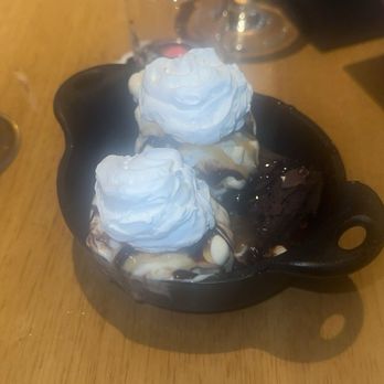 Twin Peaks - Twin Peaks Sundae - Sports Bars Near Me - Oakbrook Terrace, Illinois Twin Peaks - Twin Peaks Sundae - Sports Bars Near Me - Oakbrook Terrace, Illinois